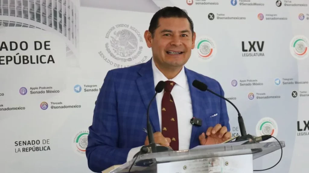 Armenta regresa como senador para votar a favor del presupuesto 2024 de AMLO