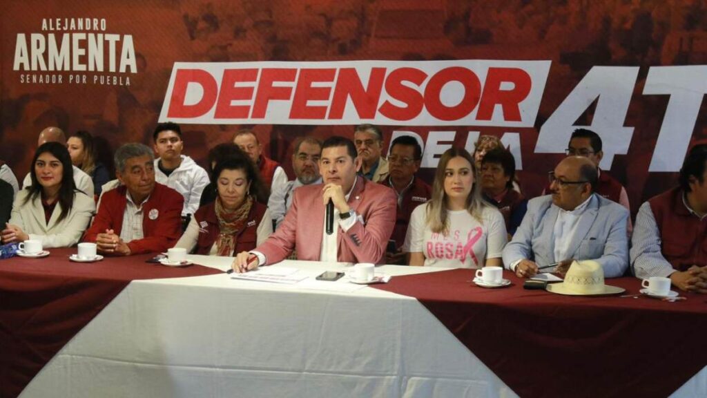 Senador Alejandro Armenta en rueda de prensa con su equipo habla sobre encuestadoras nacionales.