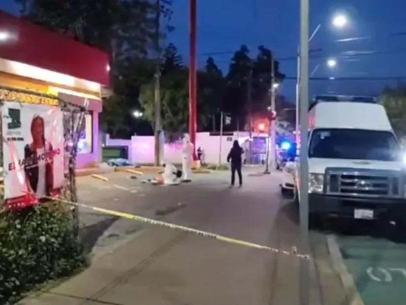 A puñaladas asesinan a un hombre afuera de un Oxxo en Humboldt, Puebla