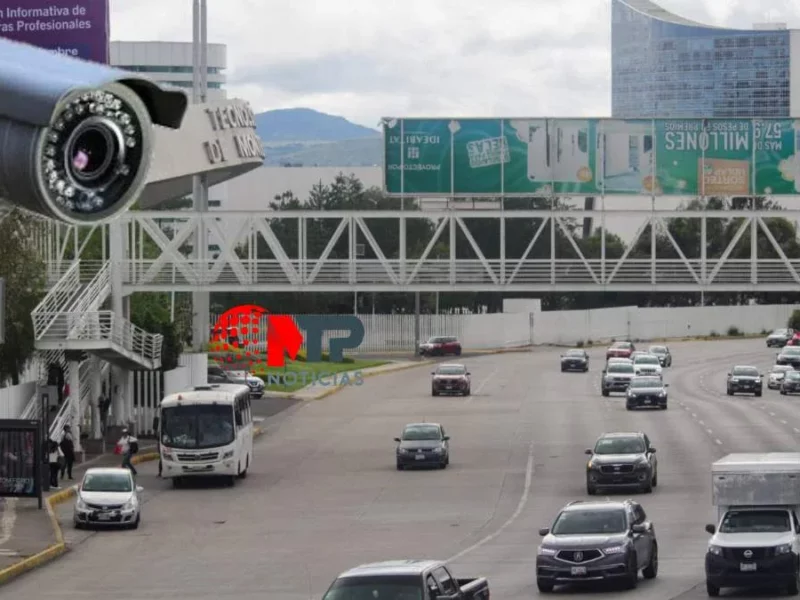 Con 14 cámaras vigilan que automovilistas no usen vueltas a la izquierda en Atlixcáyotl
