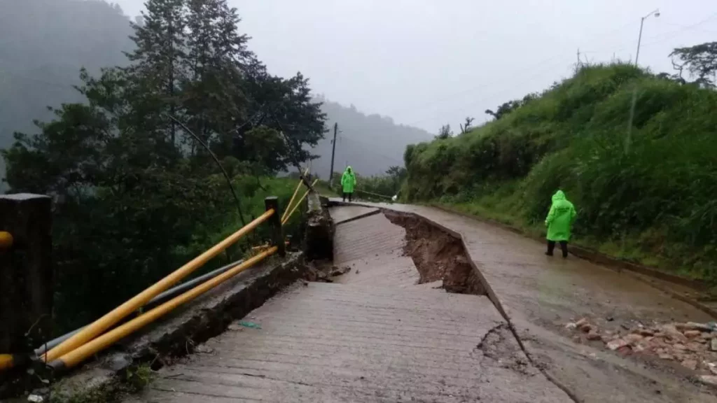 Estas son las carreteras más afectadas por las lluvias en Puebla
