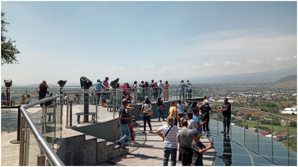 Reviewing the Safety of the Glass Viewing Platform in Atlixco After Cracked Glass Incident