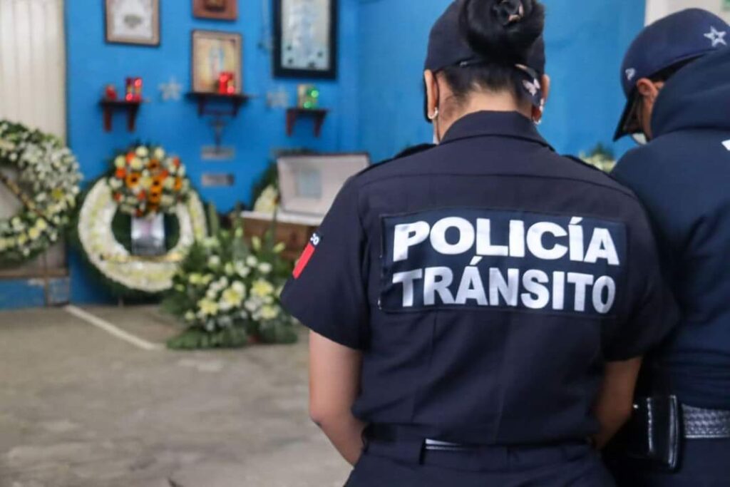 Policía de tránsito en homenaje a compañero asesinado en Cholula, Puebla