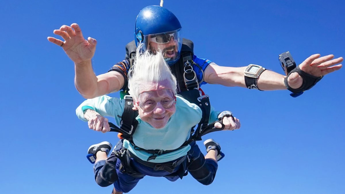 Muere abuelita que rompió récord Guinness de salto en paracaídas