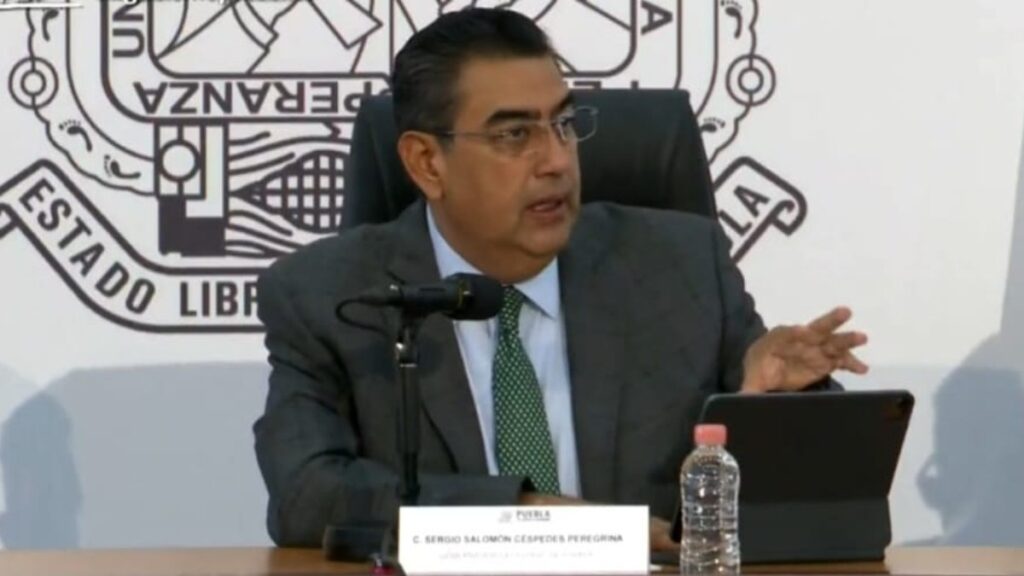 Sergio Salomón en conferencia de prensa del lunes 9 de octubre de 2023.