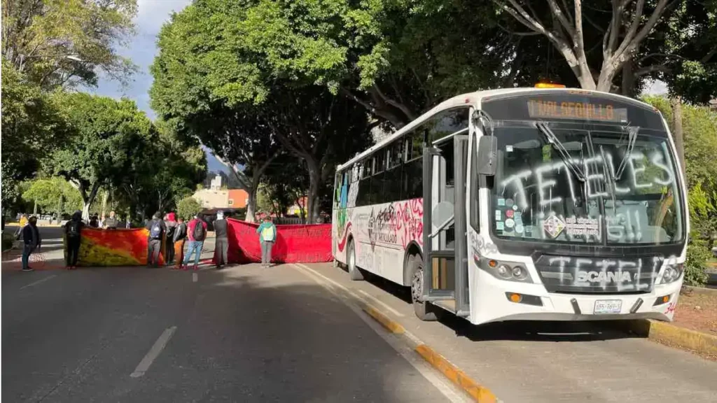 Protestas de normalistas de Teteles concluyen: logran acuerdos con Gobierno de Puebla