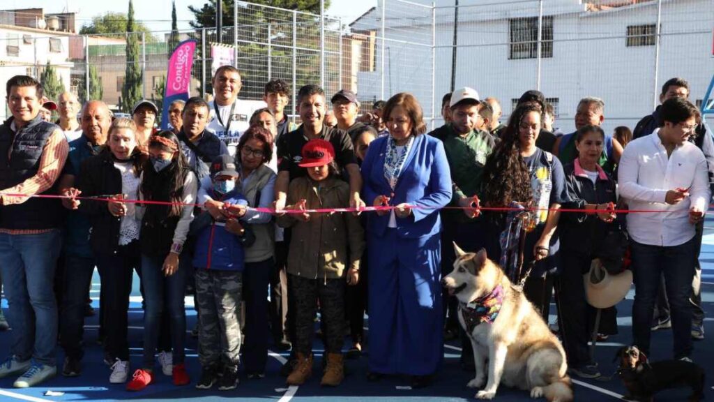 Eduardo Rivera inaugura parque rehabilitado Las Hadas.