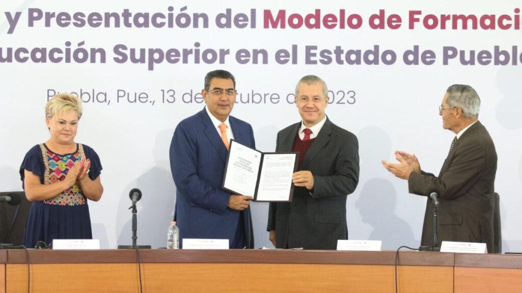 Sergio Salomón en presentación del Modelo de Formación Dual.