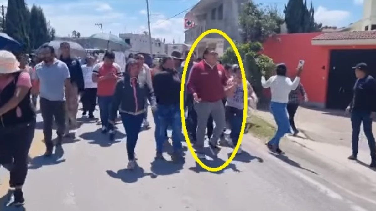 Violación de niña en Tepetitla desata bloqueo de carreteras en Tlaxcala y retienen al edil