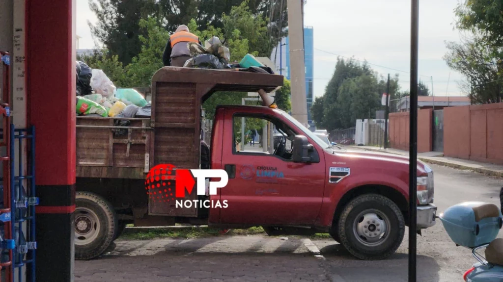 Camioneta de tres toneladas usada para la recolección de basura en San Pedro Cholula