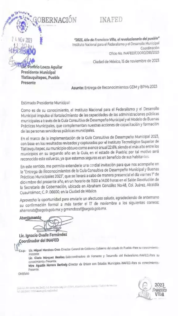 Documento en el que se le informa del reconocimiento al alcalde del municipio de Tlatlauquitepec