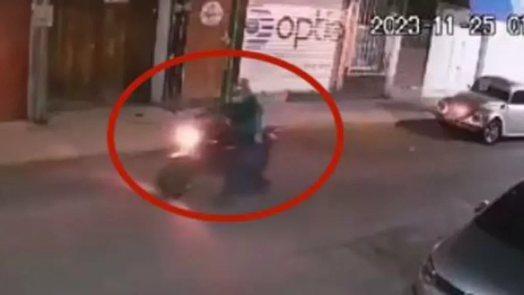 Automovilista atropella a motociclista en Tlaxcala y huye, ¡lo buscan! (VIDEO)