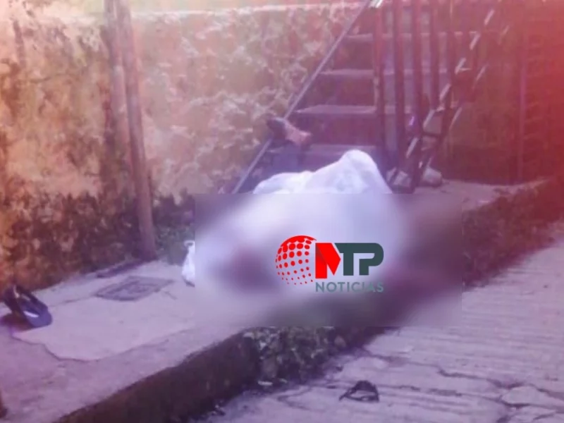 Mata a su esposo al empujarlo por escaleras de pulquería en Xicotepec