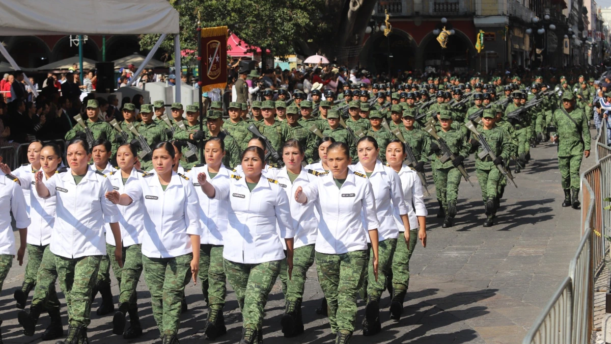 Desfile conmemorativo Revolución Mexicana en Puebla