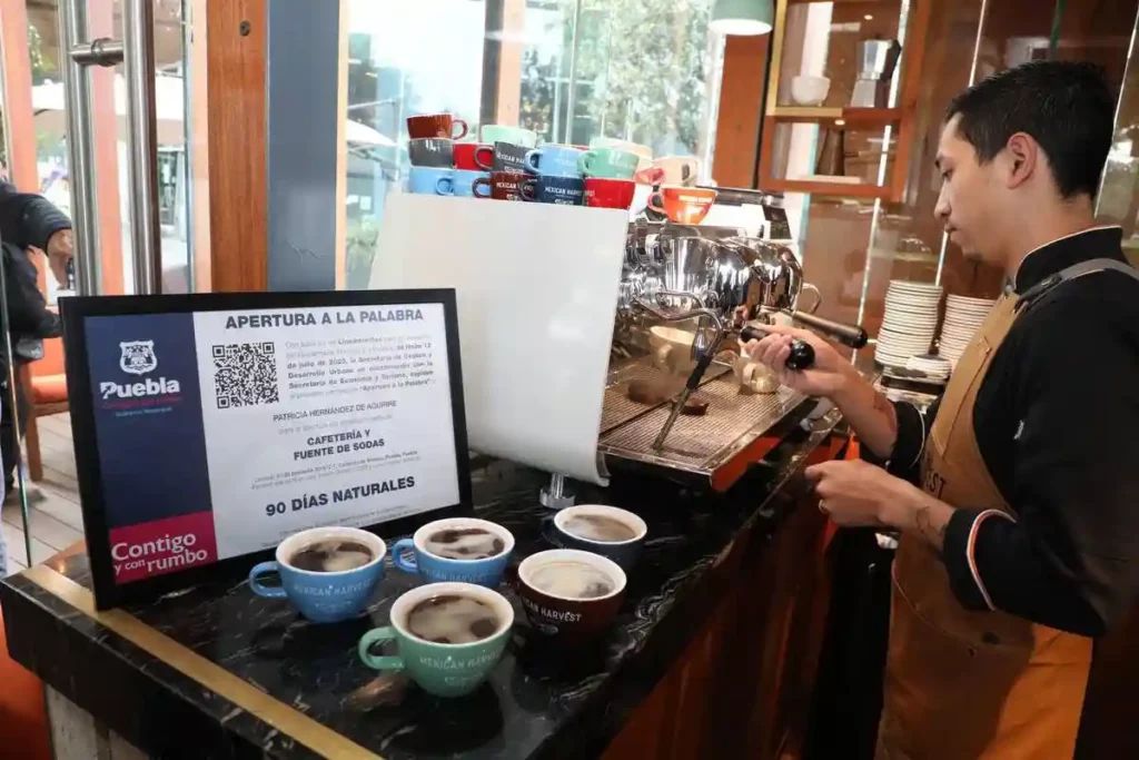 Cafetería que recibió apoyo de 'Apertura a la Palabra' en Puebla.