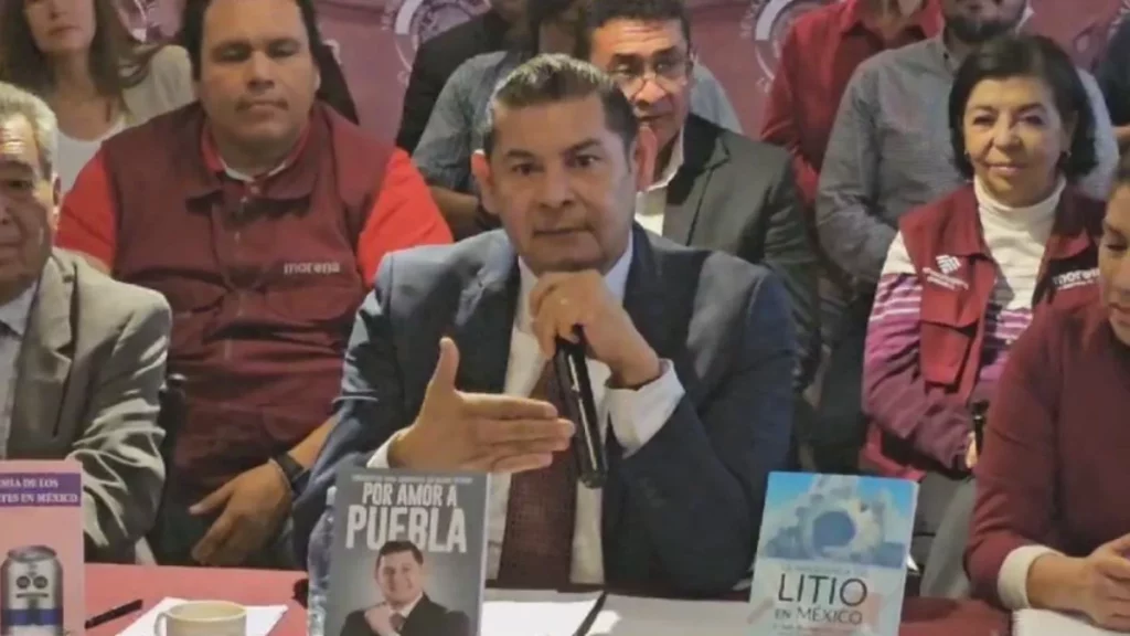 Armenta dejará Senado hasta que inicien precampañas en Puebla