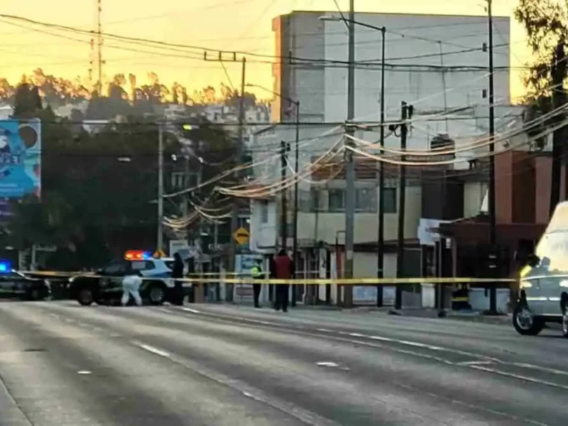 Atropellan y matan a hombre que aventaba piedras a automovilistas en Puebla