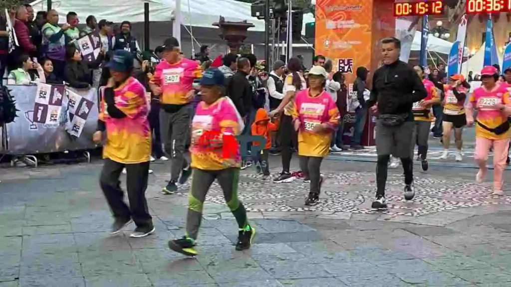 Participantes del Maratón Puebla 2023.
