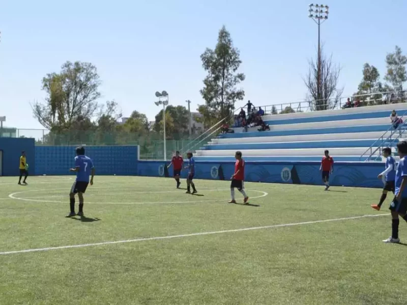 ¿Una reta de futbol? Esto tendrás que pagar por jugar en deportivos de Puebla