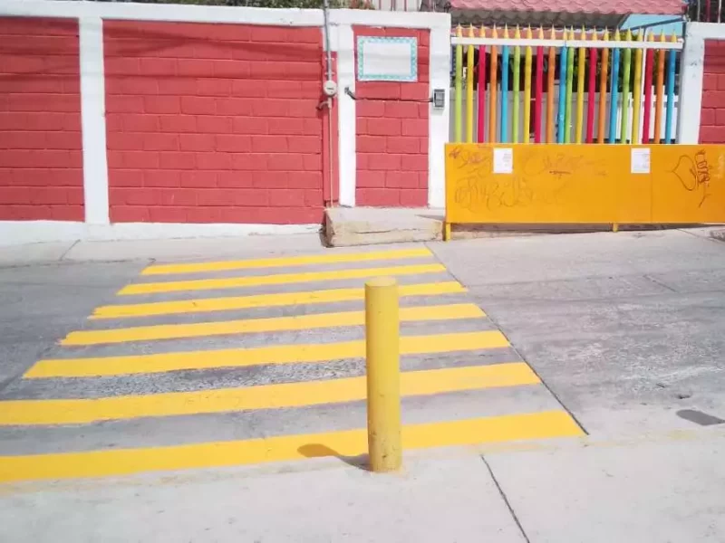 ¿En qué escuelas de Puebla colocarán pasos peatonales y por qué?