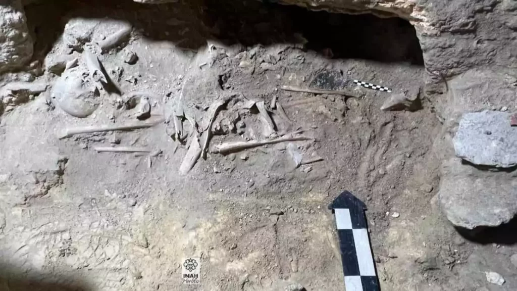 Hallan tumba prehispánica en Ixcaquixtla, tiene mil 500 años de antigüedad