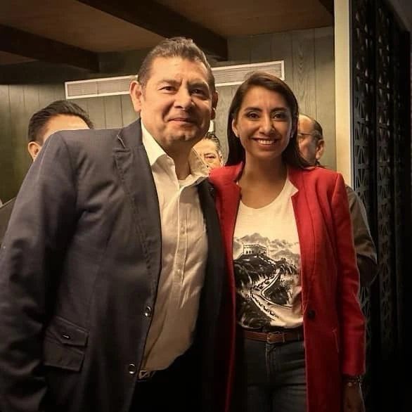 Angélica Alvarado con Alejandro Armenta