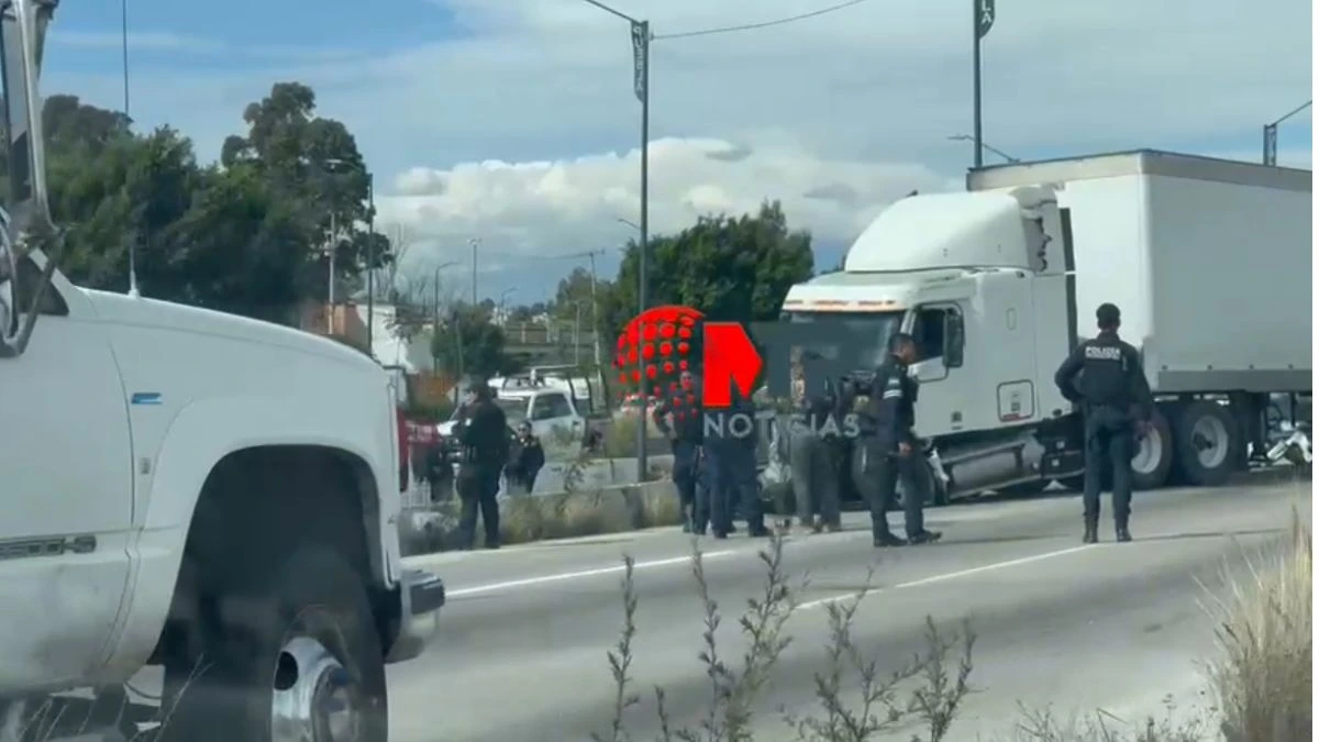 Movilización por robo de tráiler en Cuautlancingo