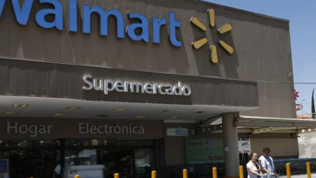 Tras comprar jugos muere adulto mayor afuera de Walmart de Las Ánimas