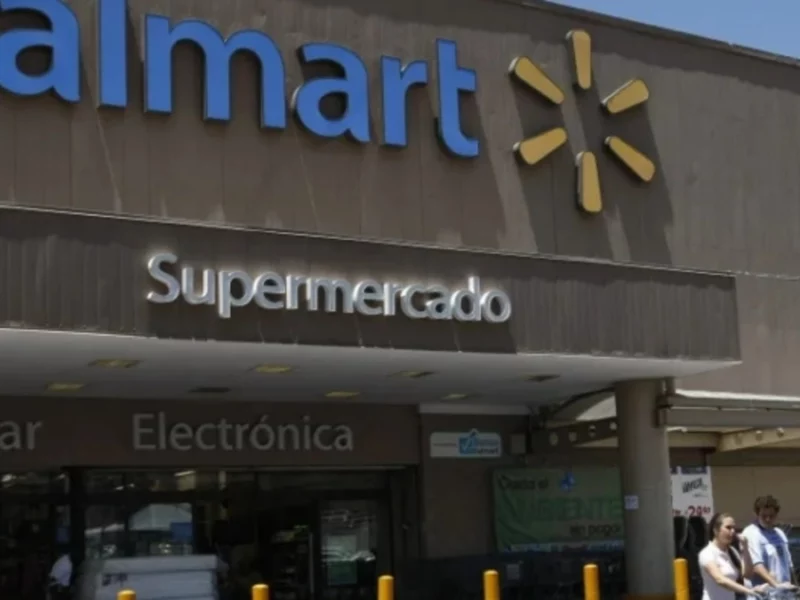 Tras comprar jugos muere adulto mayor afuera de Walmart de Las Ánimas