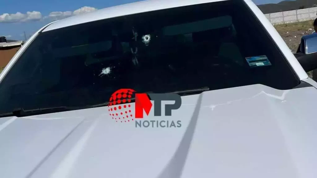 Balazos en parabrisas de la camioneta de Miguel Ángel Ruíz, aspirante a presidencia de Chietla