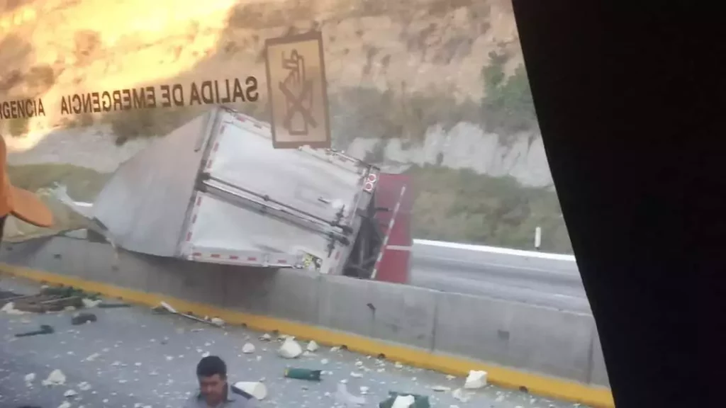 En vacaciones paralizan autopistas Puebla-México y Orizaba