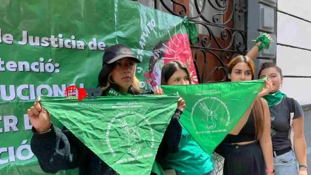 Discusión de despenalización del aborto en Puebla "ya debe ser una formalidad": gobernador