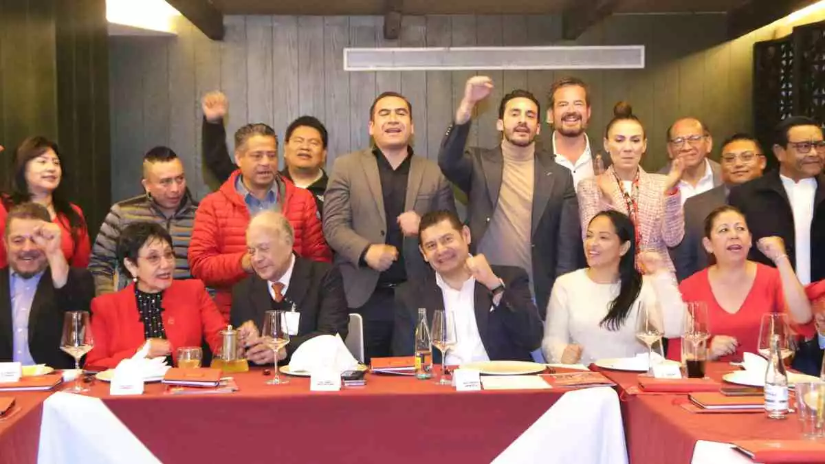 Alejandro Armenta recibe respaldo del PT en Puebla
