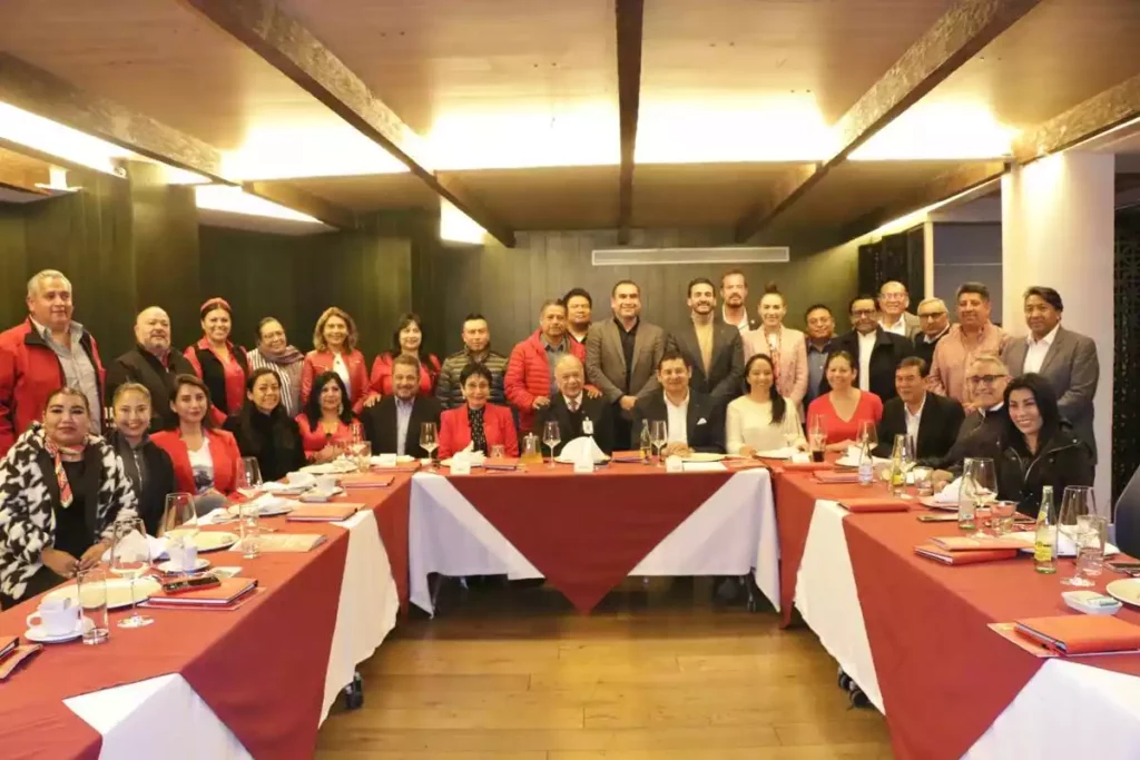 Alejandro Armenta se reúne con militantes del PT rumbo a las elecciones en 2024.