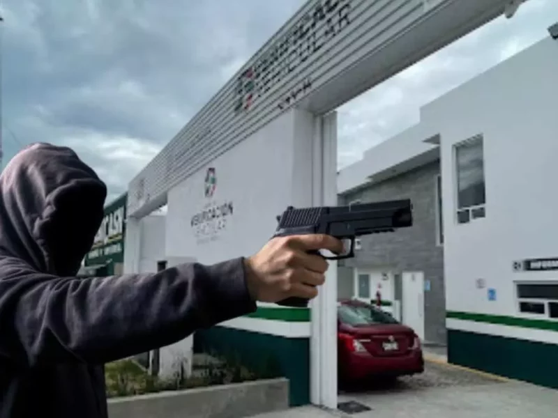 Asaltan verificentro en Puebla y se llevan 250 mil pesos tras golpear al vigilantes