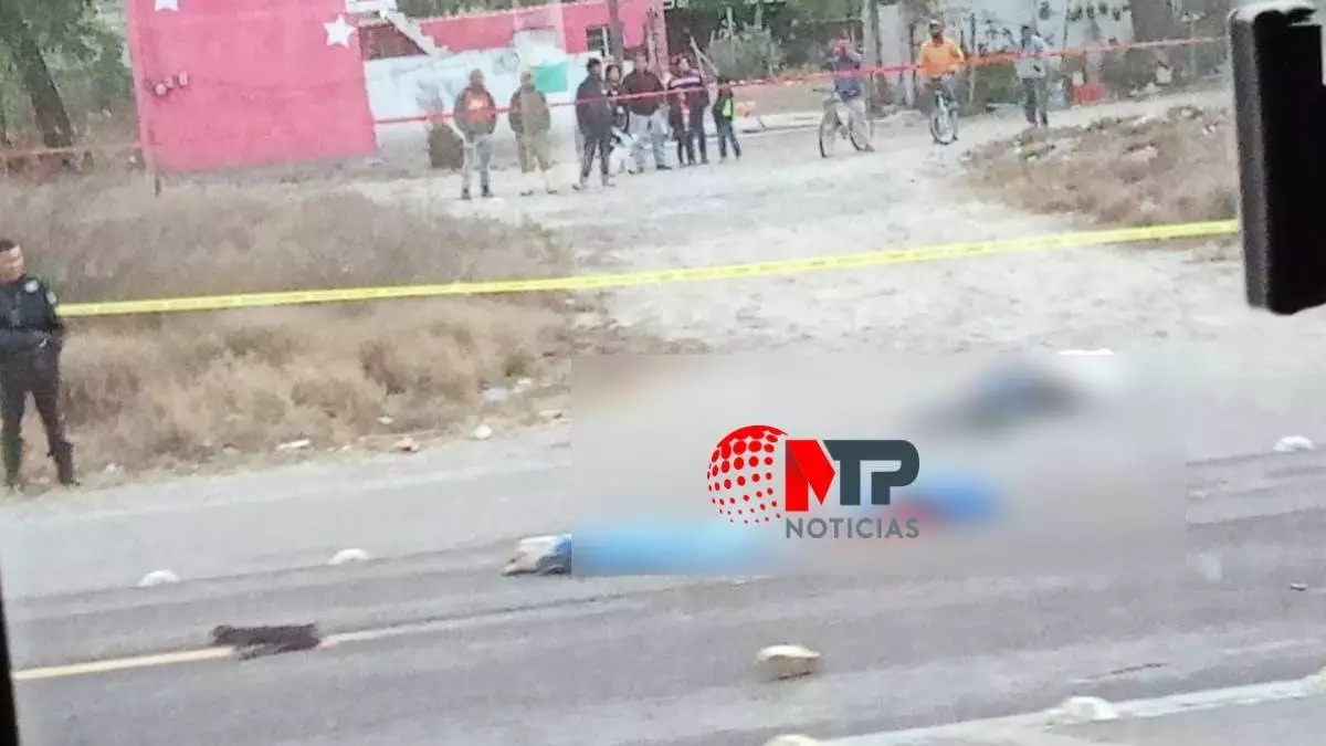 Chofer atropella y mata a tres integrantes de una familia en Tlacotepec