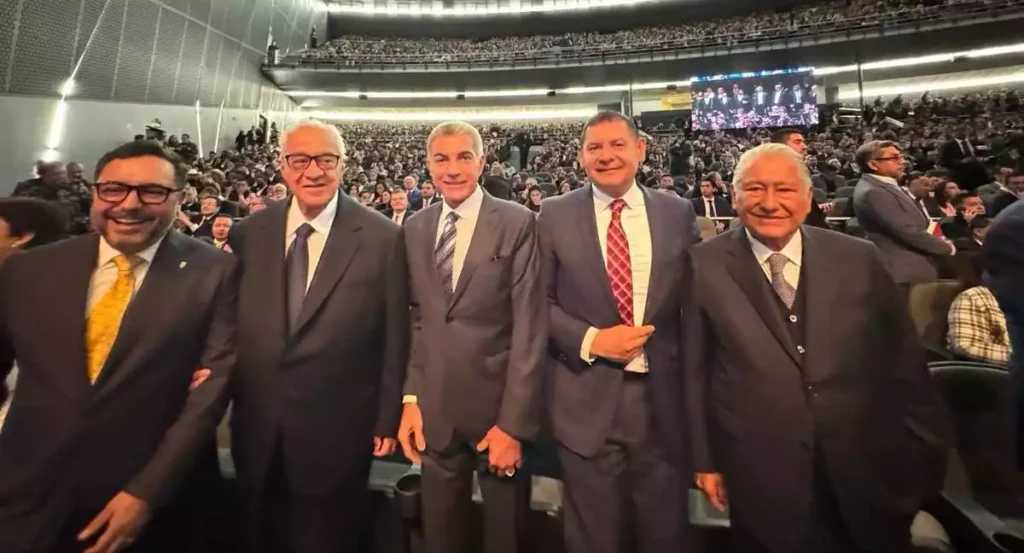 Tony Gali con Alejandro Armenta, y los exgobernadores Guillermo Pacheco Pulido y Melquiades Morales.