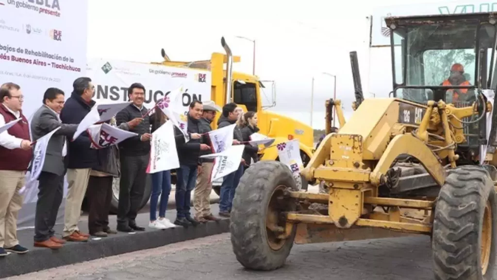 Inician rehabilitación de calles y carreteras en estos municipios de Puebla