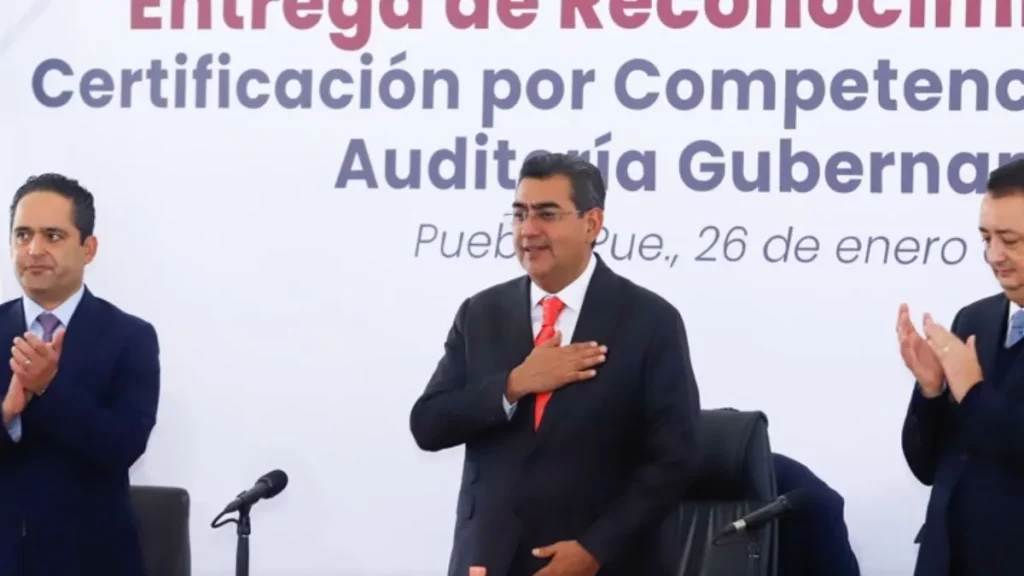 Se certifican 35 funcionarios de Gobierno Puebla para auditar mejor