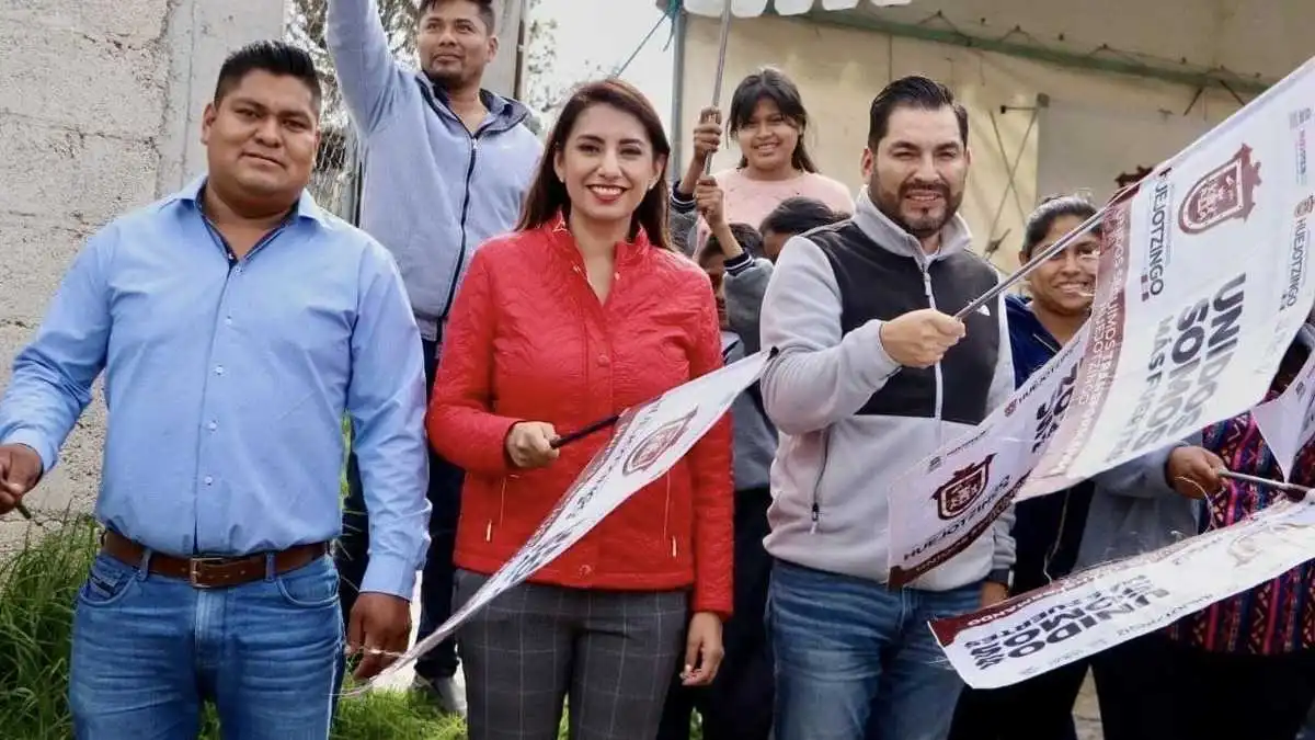 Angélica Alvarado inicia pavimentación en Tianguizolco