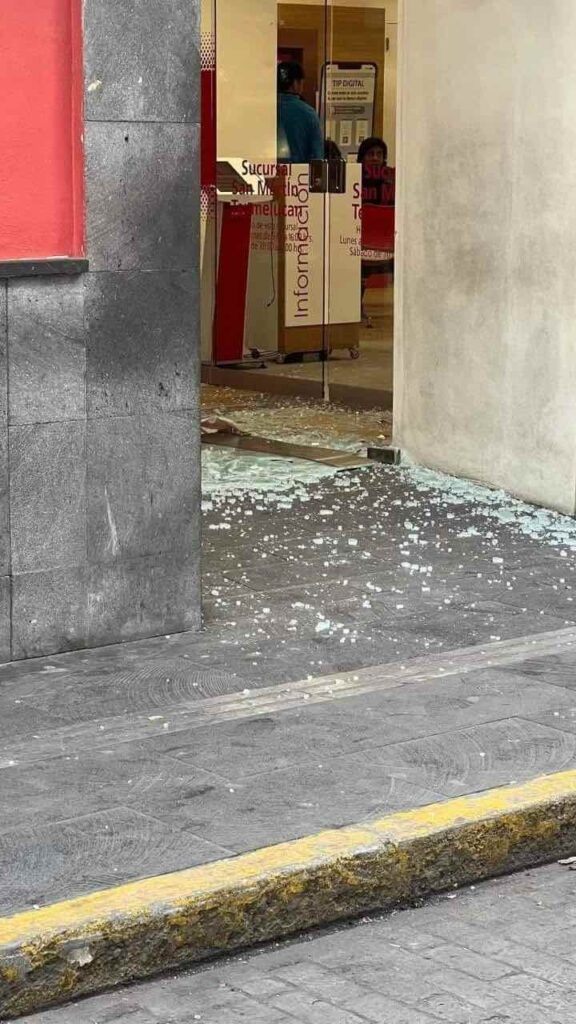 Asalto a banco Santander en Texmelucan