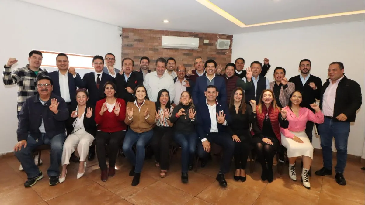 Dejar grilla la reunión con aspirantes a alcaldía de Puebla