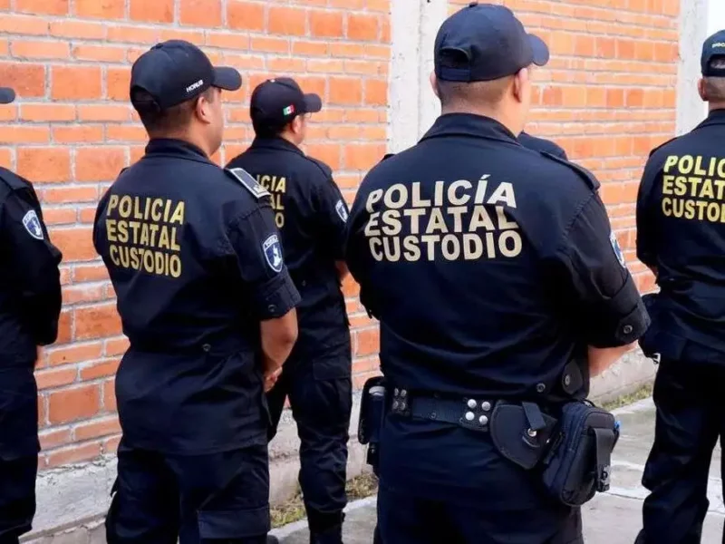 Elementos de la Policía Estatal que realizaron operativo en el penal de Huejotzingo