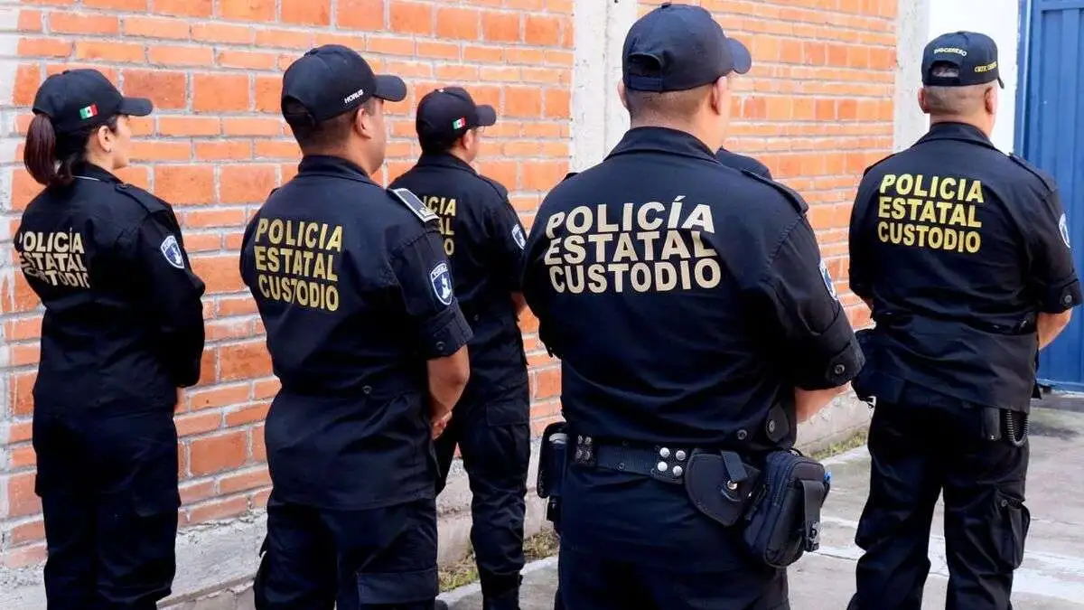 Elementos de la Policía Estatal que realizaron operativo en el penal de Huejotzingo