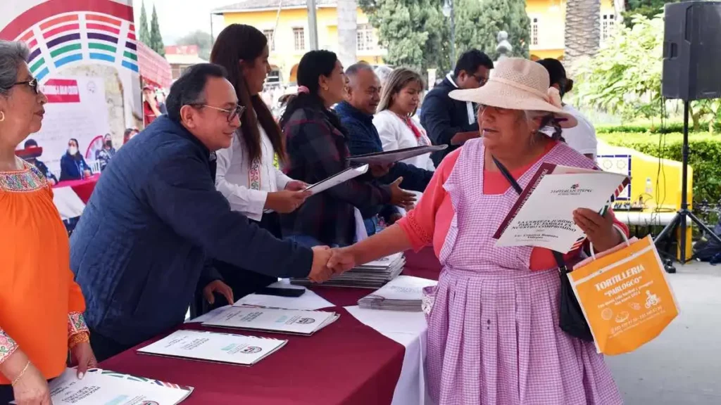 Escrituras y actas de nacimiento son entregadas a bajo costo Tlatlauquitepec