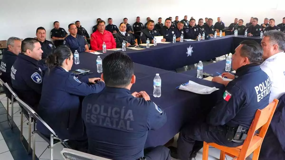 Reunión de trabajo con mandos de la Policía Estatal y el secretario de Seguridad Pública