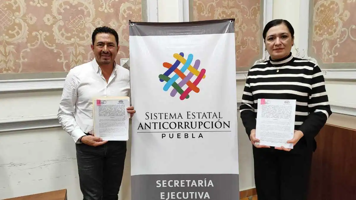 Porfirio Loeza firma convenio con el Sistema Estatal Anticorrupción