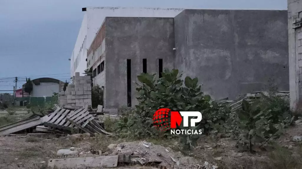 Edificio de DIF de San Andrés Cholula abandonado por constructora.
