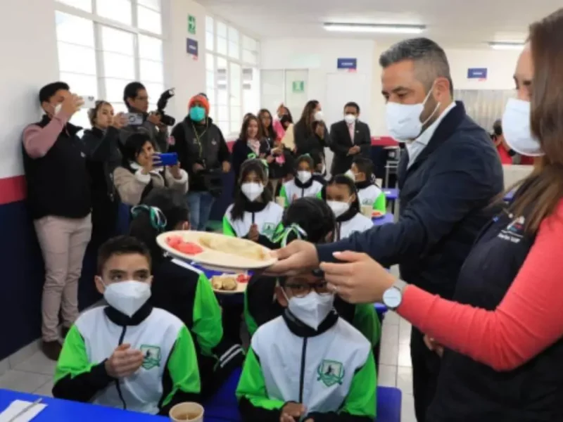Ayuntamiento de Puebla rehabilita dos desayunadores en primarias, con inversión de 280 mil pesos