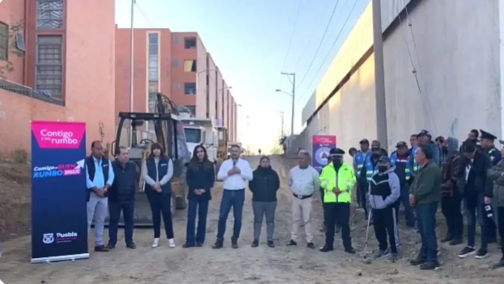 Ayuntamiento de Puebla supervisa obra en San José Chapulco, con 15 MDP